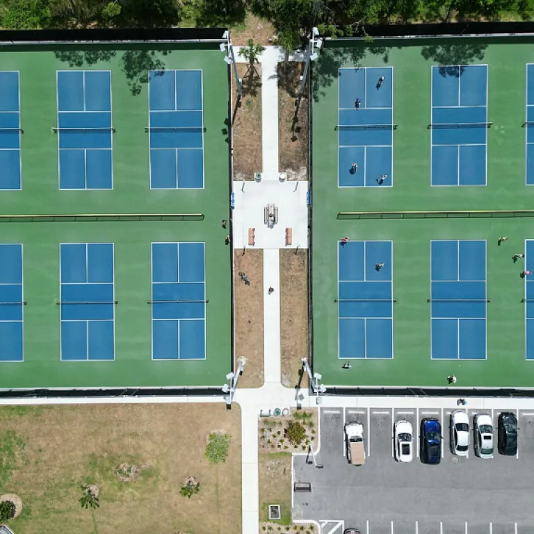 Exploring the Benefits of a Diamond-Patterned Pickleball Paddle
